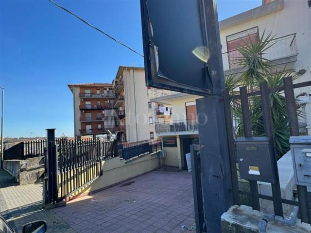 Locale Commerciale in vendita a San Giovanni Galermo-Trappeto-Cibali, Catania