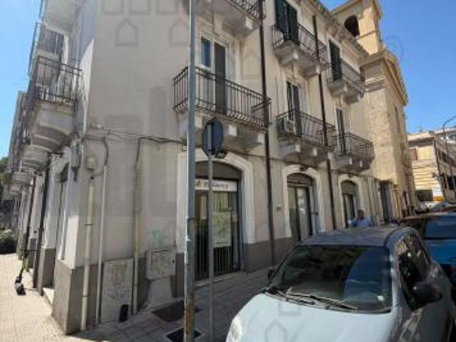 Locale Commerciale in affitto a IV Circoscrizione, Messina