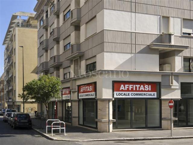 Locale Commerciale in affitto a Villaggio Trieste, Latina