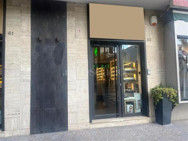 Locale Commerciale in affitto a Puglia, Foggia