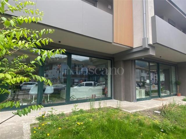 Locale Commerciale in vendita a Comunità delle Giudicarie, Comano