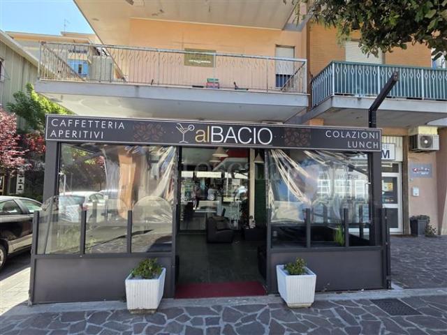 Locale Commerciale in vendita a Montesilvano, Abruzzo