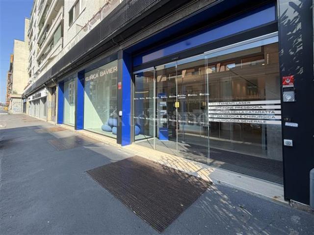 Locale Commerciale in vendita a Municipio 4, Milano
