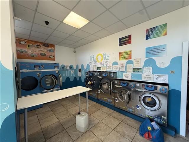 Locale Commerciale in vendita a Sanpolino, Brescia