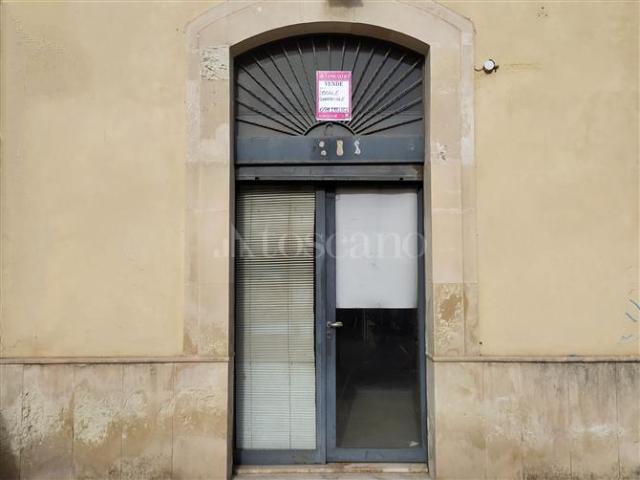 Locale Commerciale in vendita a Santa Lucia, Siracusa