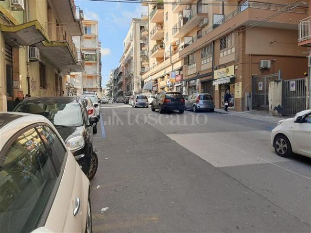Locale Commerciale in vendita a Borgo-Sanzio, Catania