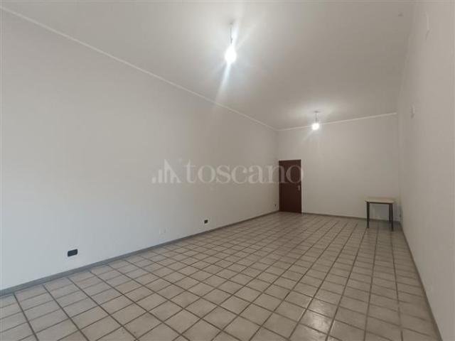 Locale Commerciale in affitto a San Giovanni La Punta, Sicilia