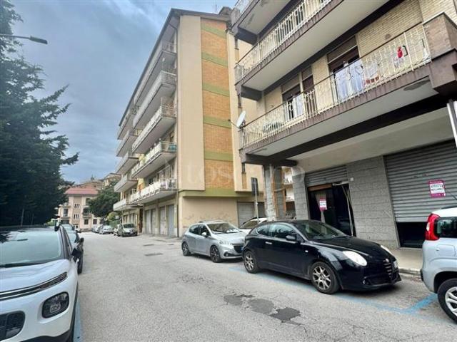 Locale Commerciale in affitto a Partenio, Avellino