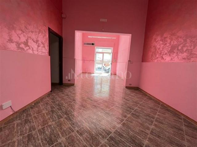 Locale Commerciale in affitto a Puglia, Foggia