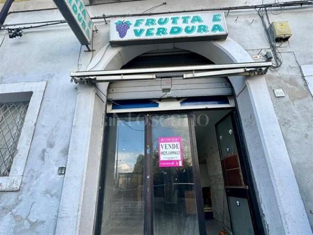 Locale Commerciale in vendita a Avellino, Campania