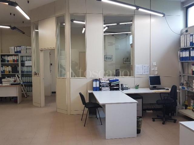 Locale Commerciale in affitto a Cavenago D'adda