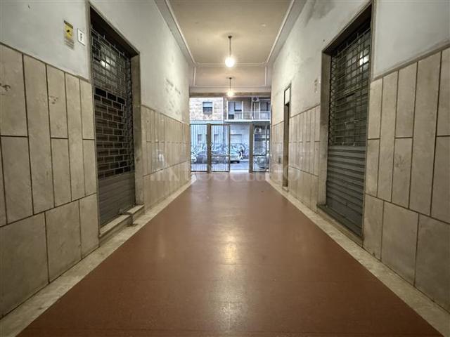 Locale Commerciale in vendita a Centro storico, Catania