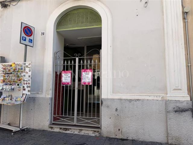 Locale Commerciale in affitto a Acireale, Sicilia