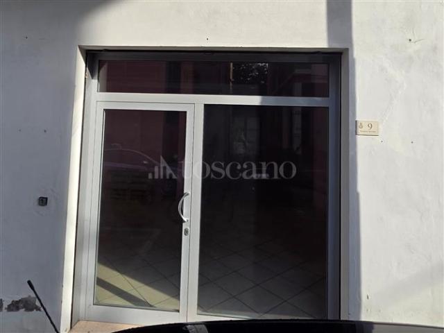 Locale Commerciale in vendita a Loreto Aprutino, Abruzzo