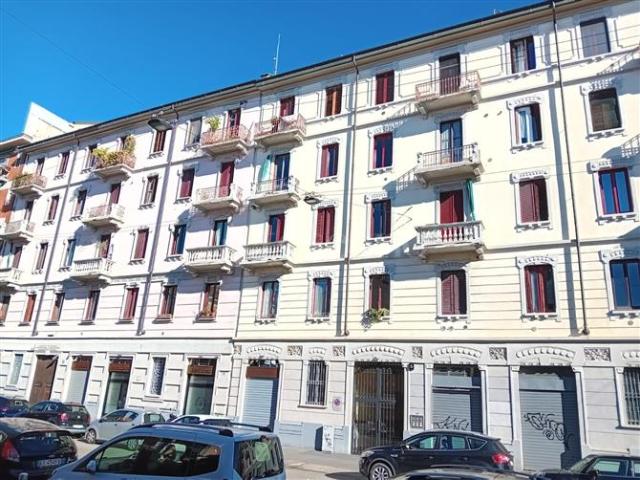 Locale Commerciale in affitto a Municipio 6, Milano