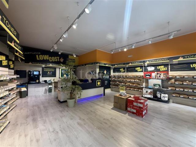 Locale Commerciale in vendita a Pescara, Abruzzo