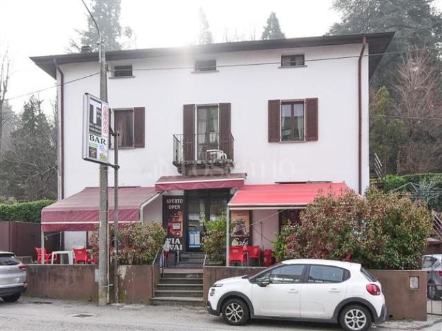 Locale Commerciale in vendita a Como, Lombardia