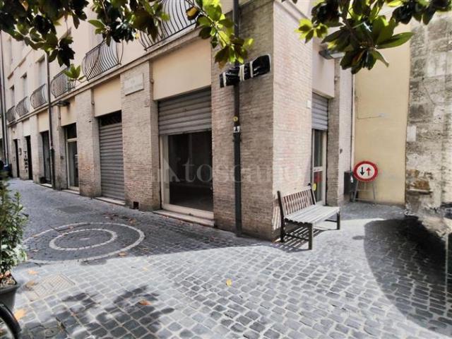 Locale Commerciale in affitto a Città Giardino, Terni