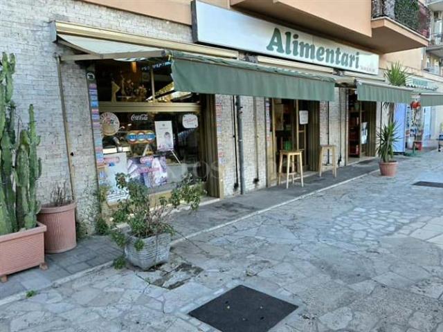 Locale Commerciale in vendita a Municipio Roma IV, Roma Capitale