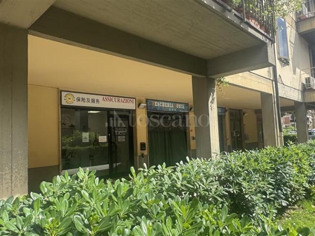 Locale Commerciale in vendita a San Lorenzo, Campi Bisenzio