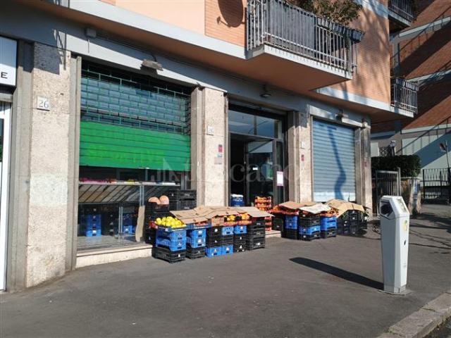 Locale Commerciale in vendita a Municipio Roma VIII, Roma Capitale
