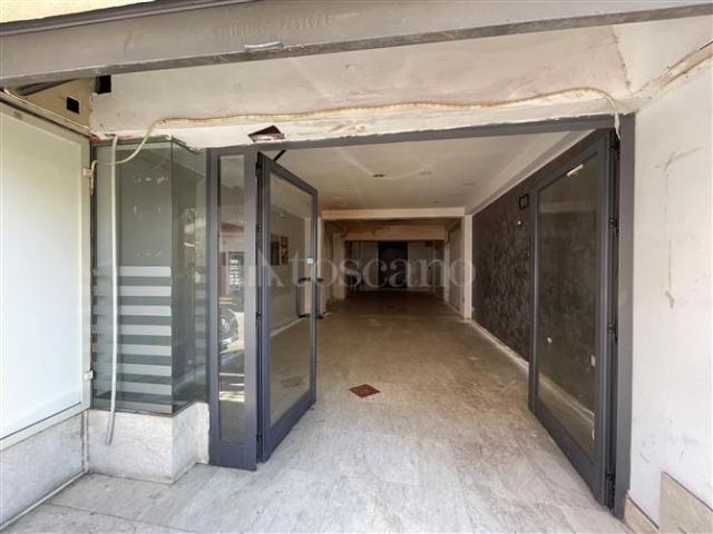 Locale Commerciale in vendita a VI Circoscrizione, Messina