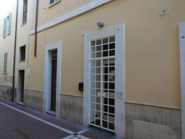 Locale Commerciale in affitto a Città Giardino, Terni
