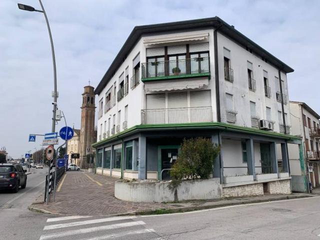 Locale Commerciale in vendita a Fiesso D'artico, Veneto