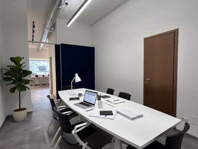 Locale Commerciale in affitto a Monterosso, Abano Terme Bagni