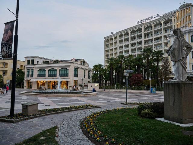 Locale Commerciale in affitto a Abano Terme Bagni, Veneto