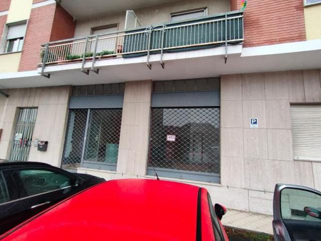 Locale Commerciale in affitto a Piemonte, Torino