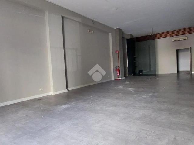 Locale Commerciale in affitto a Alcamo, Sicilia