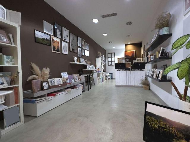 Locale Commerciale in affitto a Piemonte, Alessandria