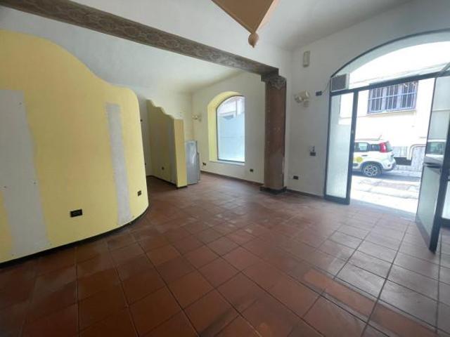 Locale Commerciale in affitto a Piemonte, Alessandria