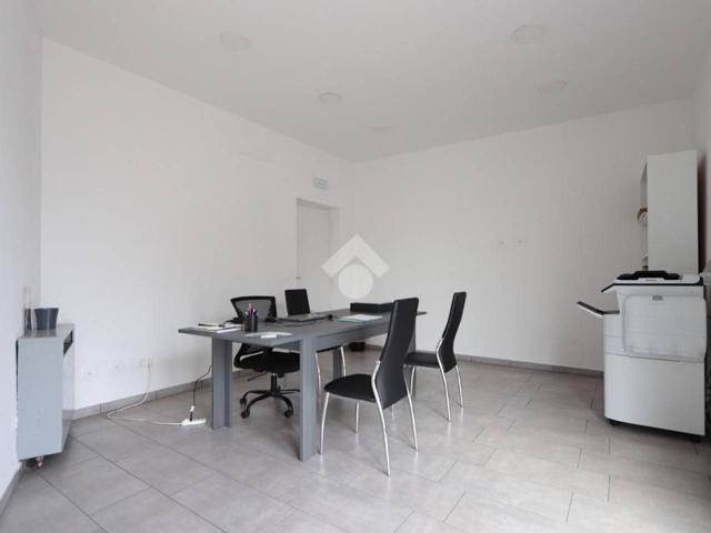 Locale Commerciale in affitto a Piemonte, Alessandria