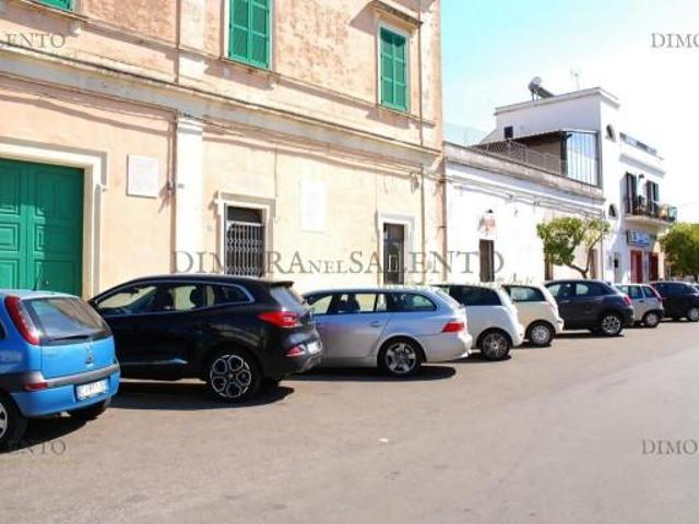 Locale Commerciale in affitto a Puglia, Lecce