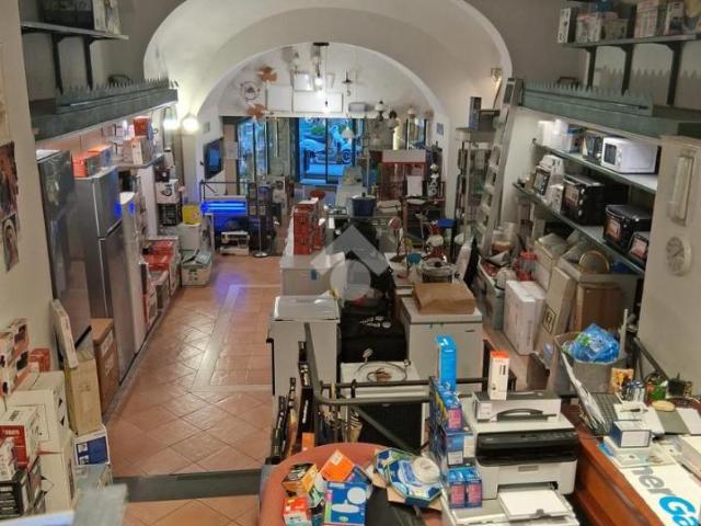 Locale Commerciale in affitto a Amalfi, Campania