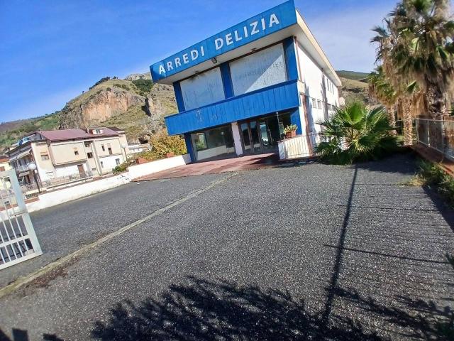Locale Commerciale in affitto a Coreca, Calabria