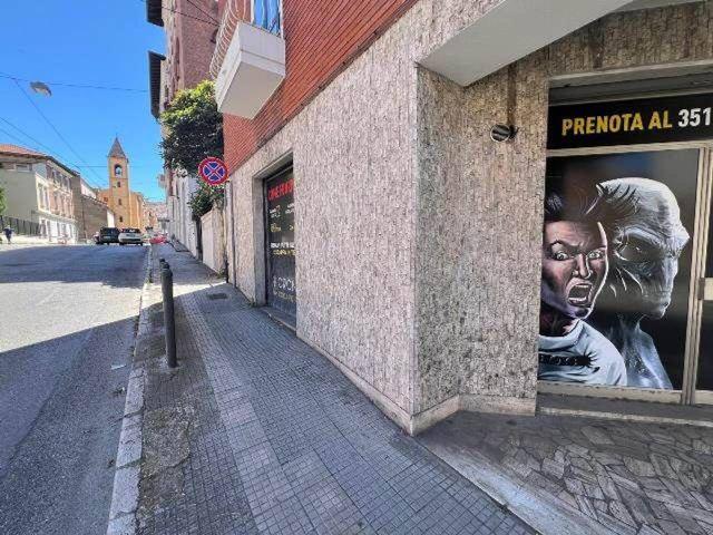 Locale Commerciale in affitto a Santo Stefano, Marche
