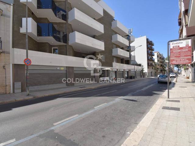 Locale Commerciale in affitto a Puglia, Barletta-andria-trani