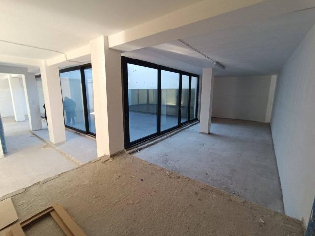 Locale Commerciale in affitto a Puglia, Barletta-andria-trani