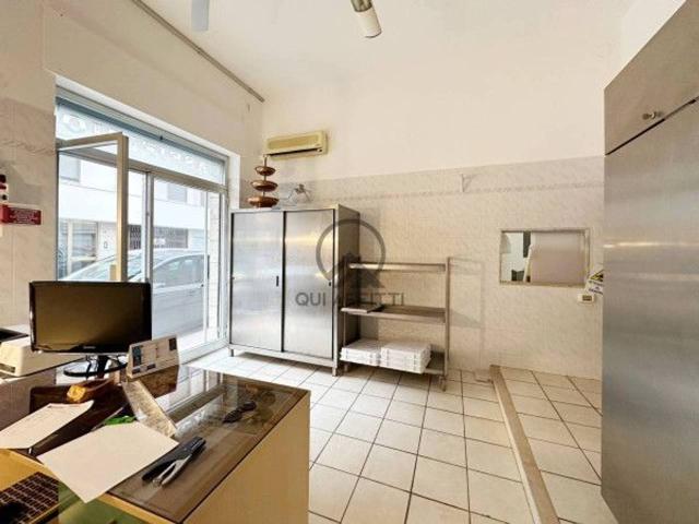 Locale Commerciale in affitto a Puglia, Barletta-andria-trani