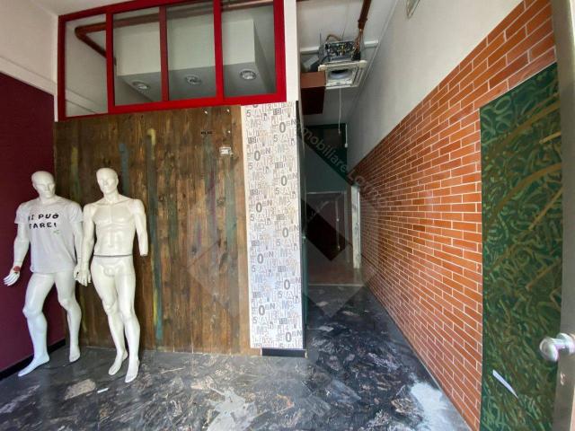 Locale Commerciale in affitto a Puglia, Barletta-andria-trani