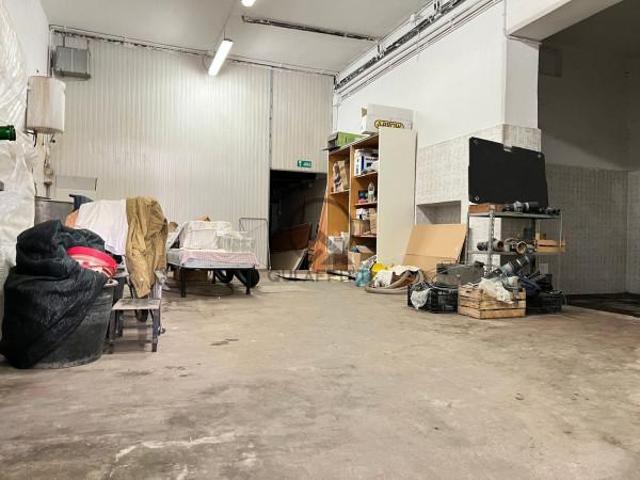 Locale Commerciale in affitto a San Valentino, Puglia
