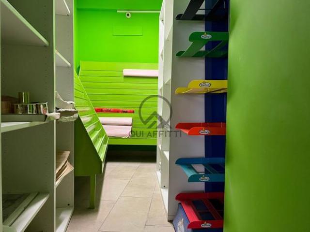 Locale Commerciale in affitto a Puglia, Barletta-andria-trani