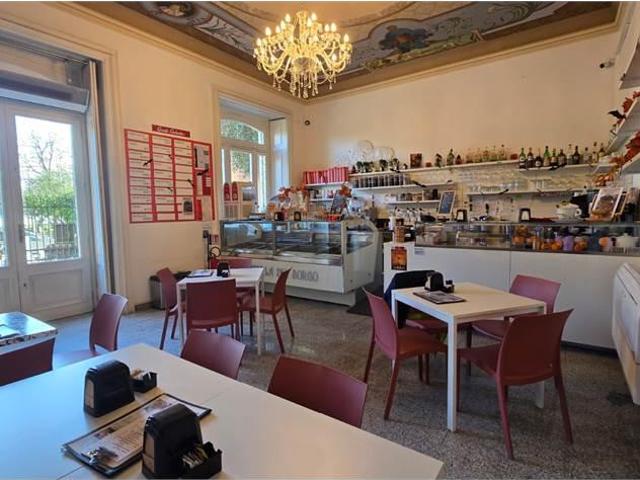 Locale Commerciale in affitto a Angera, Lombardia