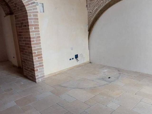 Locale Commerciale in affitto a Marche, Ascoli Piceno