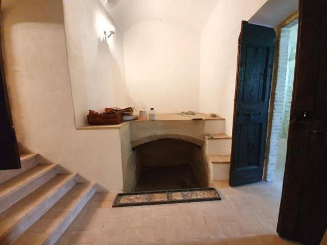 Locale Commerciale in affitto a Assisi, Umbria