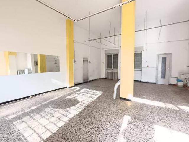 Locale Commerciale in affitto a Piemonte, Asti