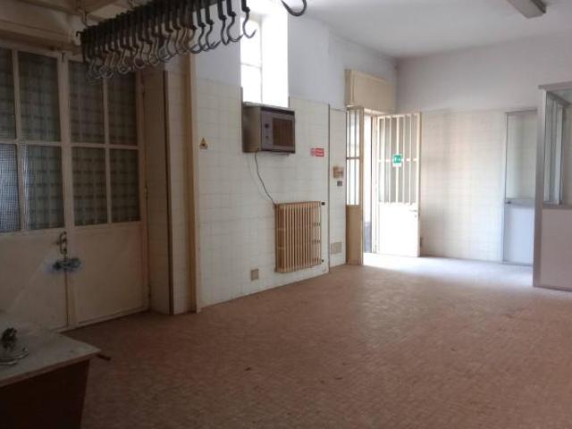 Locale Commerciale in affitto a Piemonte, Asti